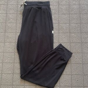 Vuori black jogger pants size medium